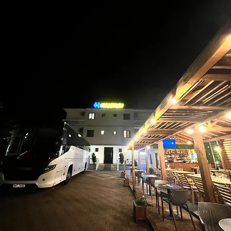 Kamberi & Hotel 2*