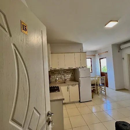 Hotel Kamberi & 2*