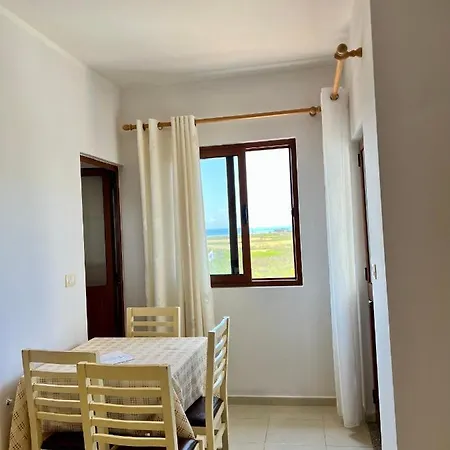 Hotel Kamberi & 2*