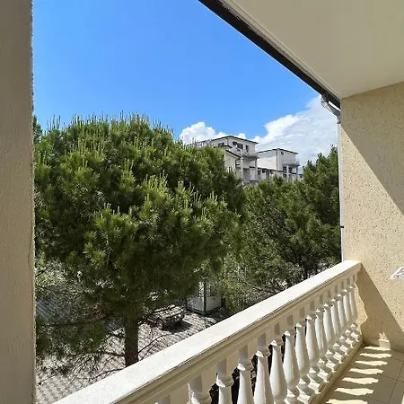 Kamberi Hotel 2*