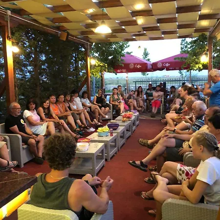 Hotel Kamberi & Velipoje