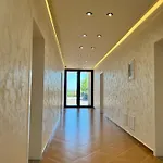 Kamberi & 2* Velipojë