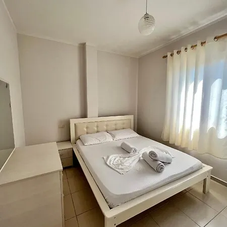 Kamberi & Hotel Velipojë