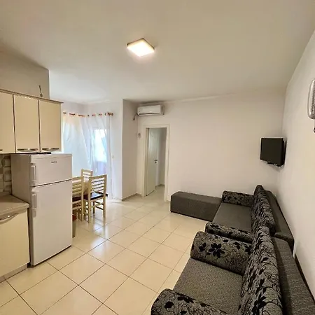 Hotel Kamberi & Velipojë