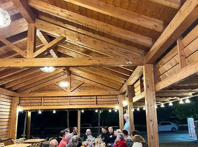 Kamberi & 2* Velipojë