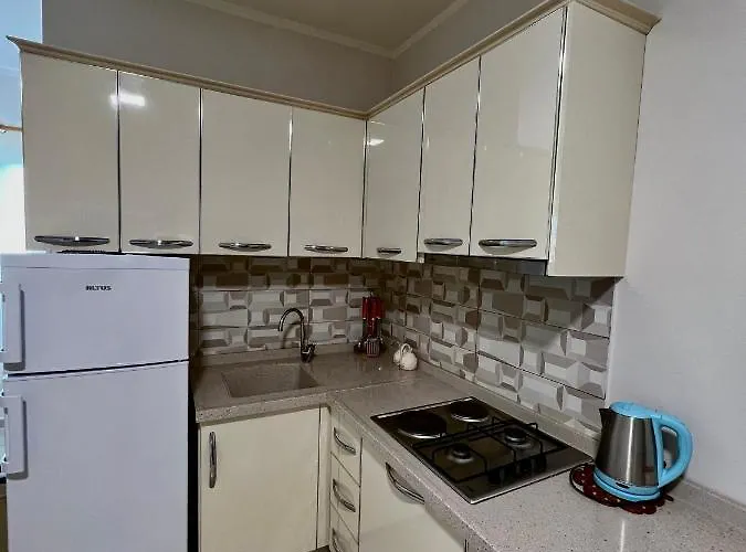 Kamberi & Hotel Velipojë