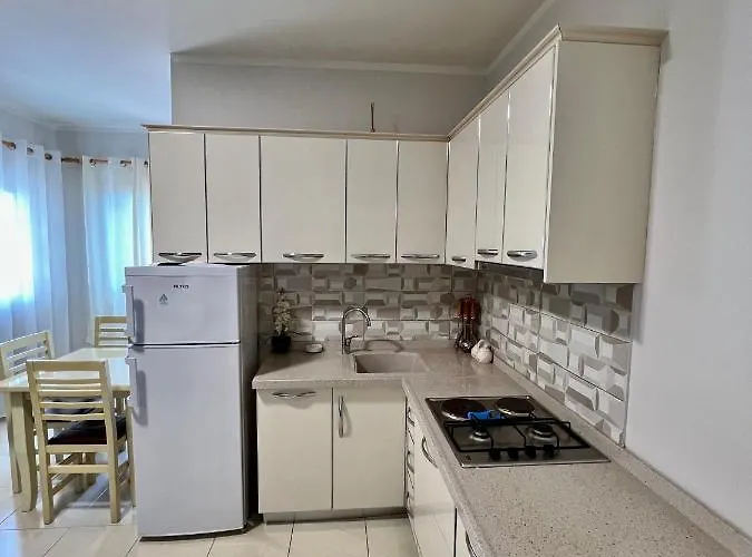 Hotel Kamberi & Velipojë