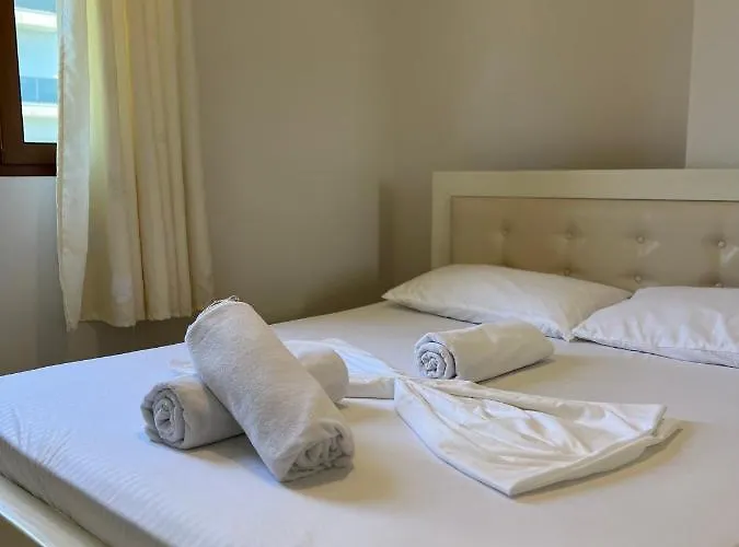 Hotel Kamberi & Velipojë