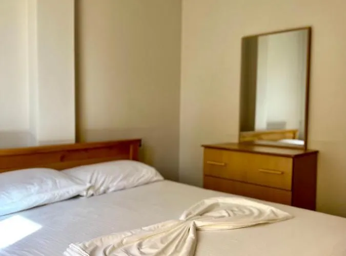 Kamberi & 2* Velipojë