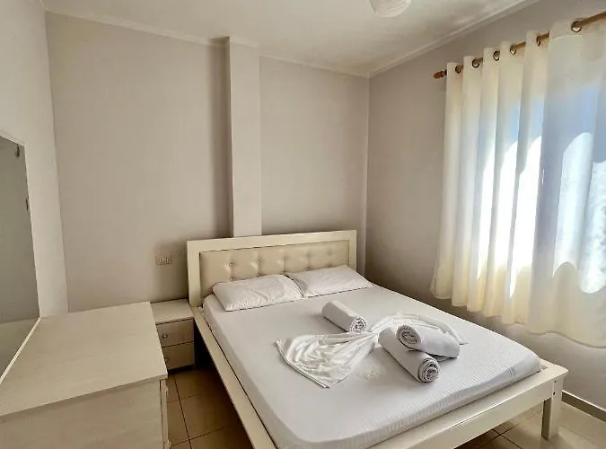 Kamberi & Hotel Velipojë