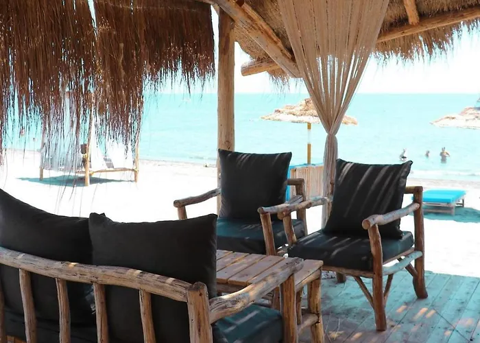 Hotel Kamberi & Velipojë